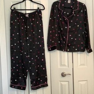 Gillian & O’Malley satin pajama set large